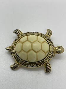 Vintage Turtle Tortuga Gold-Tone Brooch - Signed SPAIN - 1” - Picture 1 of 4