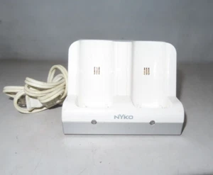 Nyko Charging Station 87000-A50 for Nintendo Wii Remote Controllers - Picture 1 of 2