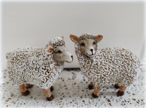 Schaf⚜️ 2 verschied⚜️ creme⚜️ Polyresin ⚜️Ostern⚜️Deko ⚜️ Landhaus ⚜️Lamm - Bild 1 von 1