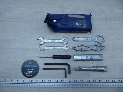 Honda CB650SC Nighthawk H21008 1985. OEM kit de herramientas bolsa y herramientas Foto 1 de 4