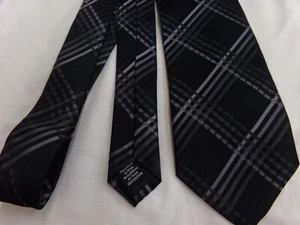 Van Heusen Black With Gray Design Mens 100% Silk Necktie~ NEW Neck Tie - Picture 1 of 4