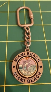 MIAMI BEACH  FLORIDA METAL KEYCHAIN  Dolphins  - Picture 1 of 2