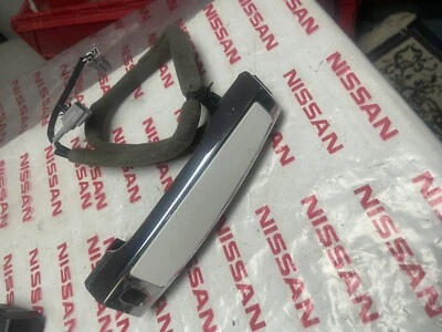 09-10 INFINITI QX56 13-15 Nissan Armada Puerta Delantera Manija Exterior Fabricante de Equipo Original Ver Fotos Foto 1 de 2