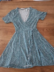 Sommerkleid von Pull & Bear in grün/türkis mit Blümchenmuster, kaum getragen - Bild 1 von 2