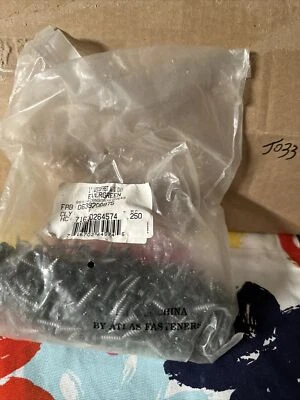 Sujetadores Atlas 1” Woodfast con OXY. EVERGREEN. 0639208875. Bolsa de 250 Foto 1 de 4