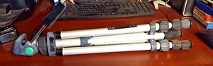 Slik REL-Lok 800G- Tripod Travel Lightweight Insta-Lock Aluminum Great Used Cond - Picture 1 of 6