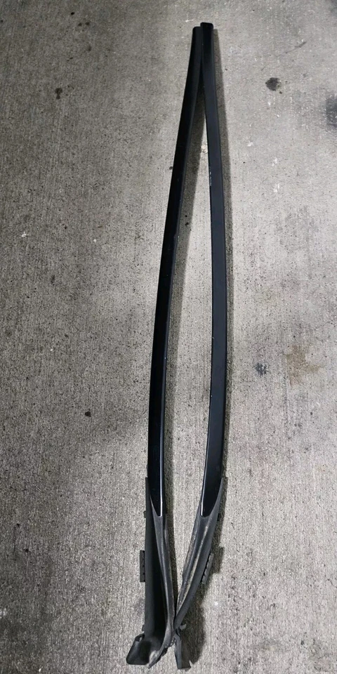 Par de molduras de parabrisas Cadillac DTS LH RH 2006-2011 15797597 15797596 FABRICANTE DE EQUIPOS ORIGINALES Foto 1 de 4