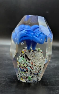 Pisapapeles trompeta azul facetado vidrio arte bohemio vintage 4,25"  Foto 1 de 4