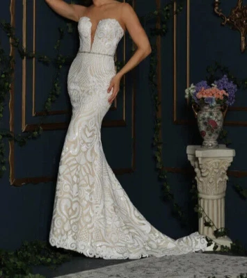 Vestido de novia Ashley & Justin 10604 10 lentejuelas ilusión blanco y desnudo sirena Foto 1 de 4