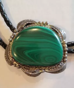 Vintage Bolo Tie w/ Large Exquisite Malachite Stone Set / Silver & Bennett Clasp - Picture 1 of 9