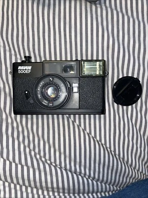Cámara analógica de película vintage Revue 500EF con estuche de cuero Foto 1 de 4