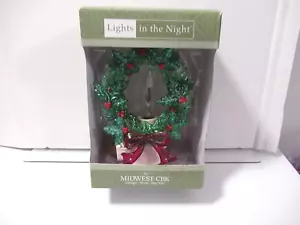 Lights In The Night Flickering Wreath Glittery Plug-In NEW Rare Midwest CBK - Picture 1 of 3