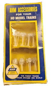 AHM HO Accessories Railroad 5612 Traffic Signs or 5610 Telephone Poles choice - Picture 1 of 6