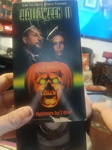 Halloween II (VHS, 1996) Jamie Lee Curtis Donald Pleasence GoodTimes - Picture 1 of 3