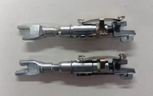 KIT REGOLATORE FRENO POSTERIORE A TAMBURO ORIGINALE FORD 5039060 - Imagen 1 de 3