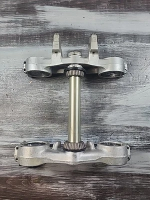 Abrazaderas de triple árbol Kawasaki KX125 KX 125 1999 2000 44037-1371 44039-1292 Foto 1 de 4