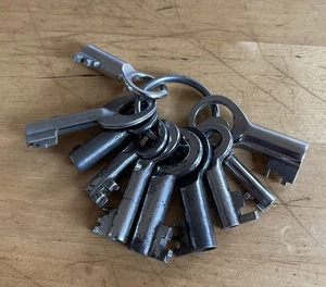 10 Schlüssel Koffer Kisten antik - Bild 1 von 3