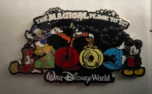 VTG 2003 Walt Disney World "The Magical Place To Be" Mickey & Friends 3D Pin - Picture 1 of 2