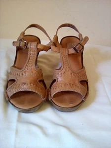 CLARKS Women's Size 6 Vintage Boho '70s Retro Heels Leather Upper - Picture 1 of 7