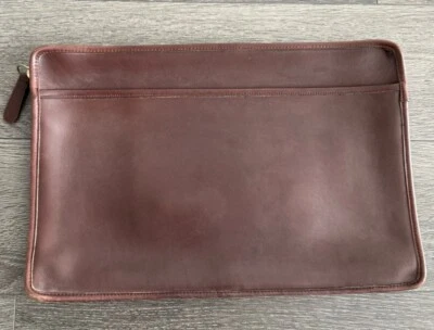 Estuche de documentos portafolio Coach 5225 de colección para computadora portátil iPad Foto 1 de 4