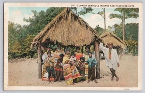 Postal Florida nativos americanos indios seminolas cabañas con techo de paja borde blanco - Imagen 1 de 2