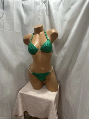 Terno pose biquíni competição NPC holograma verde 34B CUP - Imagem 1 de 3