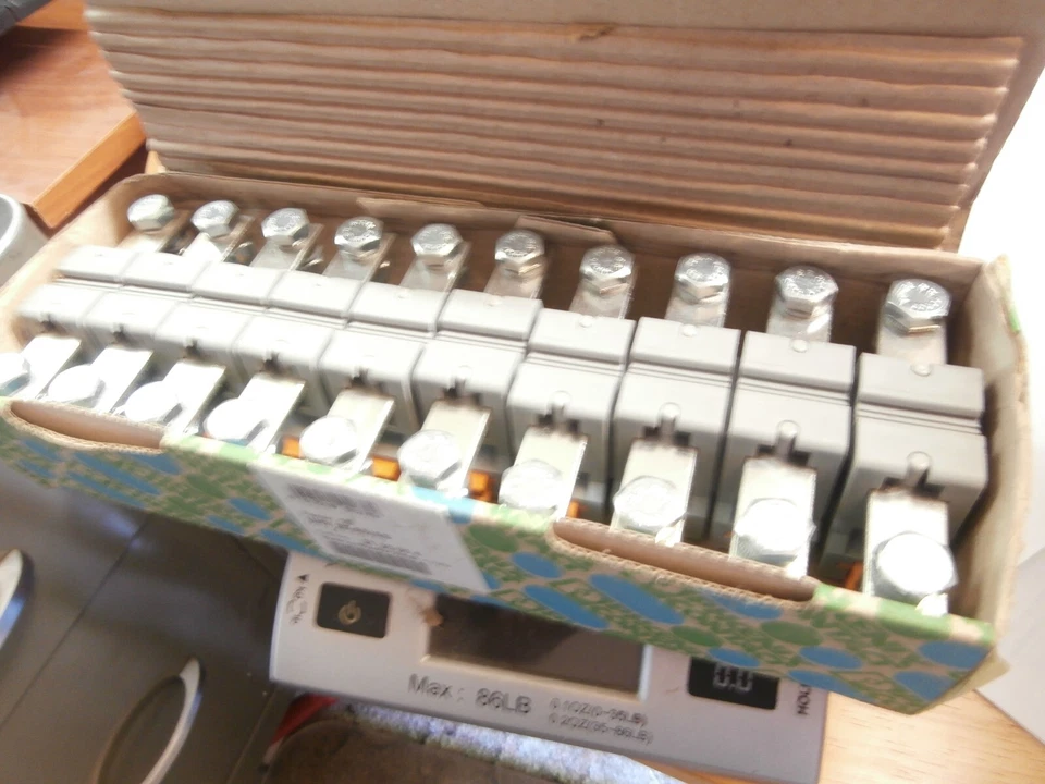 Box of 10 Phoenix Contact Terminal Blocks UHV 25-AS/AS 2130004 - Image 1 of 3