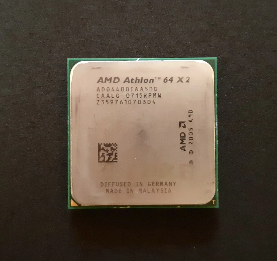 Processor AMD AM2 Athlon 64 X2 4.400+ 2.300 MHz ADO4400IAA5DD - Immagine 1 di 1