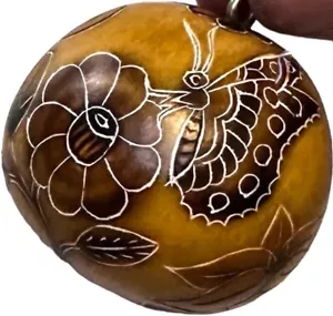 Lúcuma Pintada a Mano Perú Grabada Calabaza Flores MARIPOSA Adorno de Navidad Arte - Imagen 1 de 7