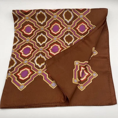 Cachecol quadrado 26x26” marrom ouro rosa geométrico azul claro cetim - Imagem 1 de 4