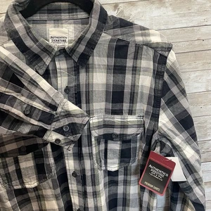 NWT Signature Levi's Strauss Mens M Button Up Shirt Black Plaid Long Sleeve NEW - Picture 1 of 8