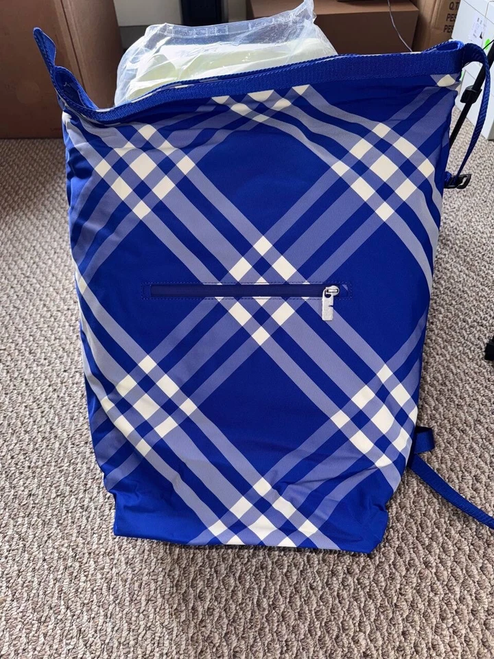 Bolso Mochila Burberry Azul/Blanco Cuadros Nylon Rollo Foto 1 de 4