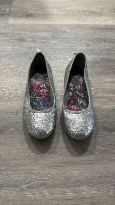 Faded Glory Girl's Casual Slip-On Shoe size 3 Silver Glitter Ballet flats - Image 1 of 3