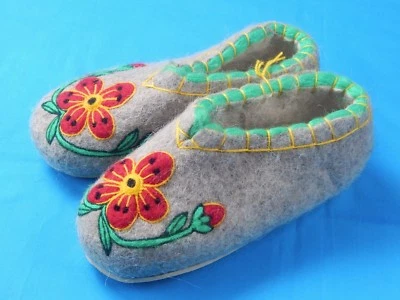 Zapatillas de invierno 100 % fieltro lana hechas a mano bordadas botines casa zapatos Valenki, Foto 1 de 4