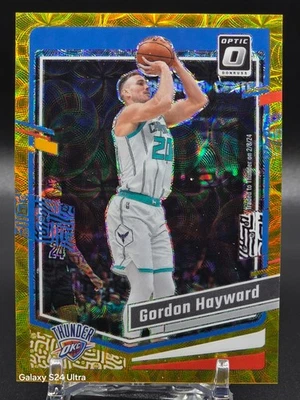 2023-24 Panini Donruss Optic Gordon Hayward #48 Gold International Prizm/10 Foto 1 de 2