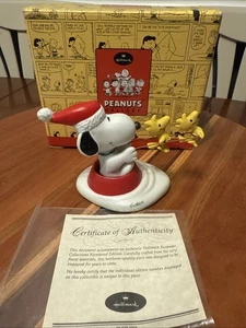 Hallmark Peanuts Gallery Jolly Holidays Snoopy Woodstock Figur mit Echtheitszertifikat & Box - Bild 1 von 7
