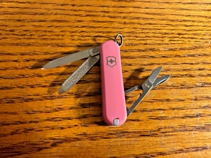 NEW in Box Victorinox 58mm Swiss Army Knife LIGHT PINK CLASSIC SD 0.6223.51 - Picture 1 of 5