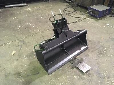 Mini Digger 39" tilting grading bucket for 1 to 1.9 ton excavators  c/w pins - Image 1 of 4