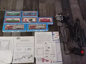 7 Model Power HO Scale Model Railroad RR Train Car Vintage & Motor / Track - Picture 1 of 20