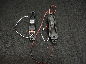 JUEGO DE ALTAVOCES DYNEX YDT313G-18, 8 OHMIOS 6W USADOS EN MODELO DX-L26-10A - Imagen 1 de 1