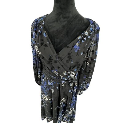 DKNY Y2K 花卉天鹅绒倦怠人造裹身连衣裙女式 10 码帝国腰部流畅 — 第 1/4 张图片