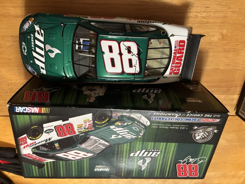 Die Cast Cars - Image 1 of 2