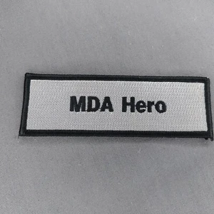 MDA Hero schwarz grau Muskeldystrophie 4,5"" x 1,5"" Tab Aufbügeln Aufnäher - Bild 1 von 2