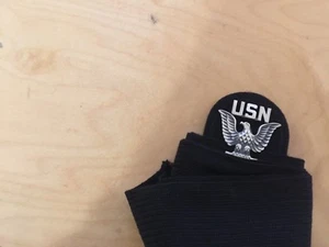 USN,INSIGNIA VINTAGE SERVICE CAP WITH BAND AND MOUNT, NEW OLD STOCK 1980 - Picture 1 of 2