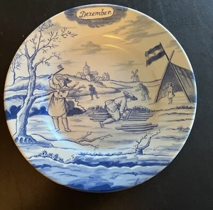 Metropolitan Museum of Art Delft Holland December Months of Year 9'' Plate Excel - Picture 1 of 5
