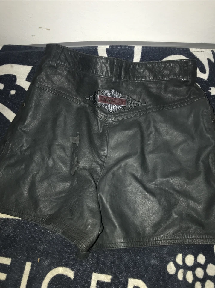 Pantalones Cortos Harley Davidson 1993 De Colección Cuero Negro Cintura Alta Motociclista Motocicleta Talla 10 Años 90 Foto 1 de 4