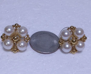 Pendientes vintage con acento en tono dorado y racimos de perlas de imitación POST DOBLADO - Imagen 1 de 14