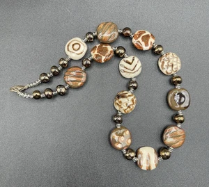 Kazuri Kenia handgefertigte Fair Trade Perlenkette braun & cremefarben 19 Zoll neu - Bild 1 von 7