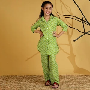 Green Cotton 3/4th Sleeves Zig-zag Printed Co-Ords Full-Sleeves for Girls - Picture 1 of 10