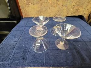 4 Mini Champagne Glasses - Picture 1 of 3